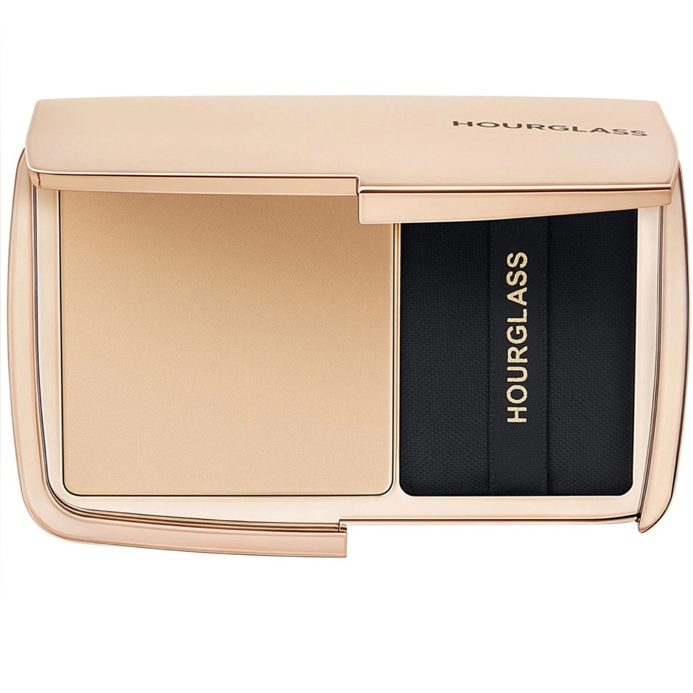 Hourglass
Vanish Airbrush Pressed Powder.  Color:Translucent Medium